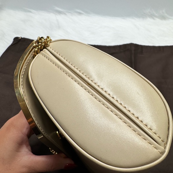 #04960 Vintage Gucci Clutch - Picture 6 of 8